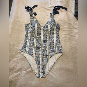 Summersalt one-piece the tie backflip, size 14